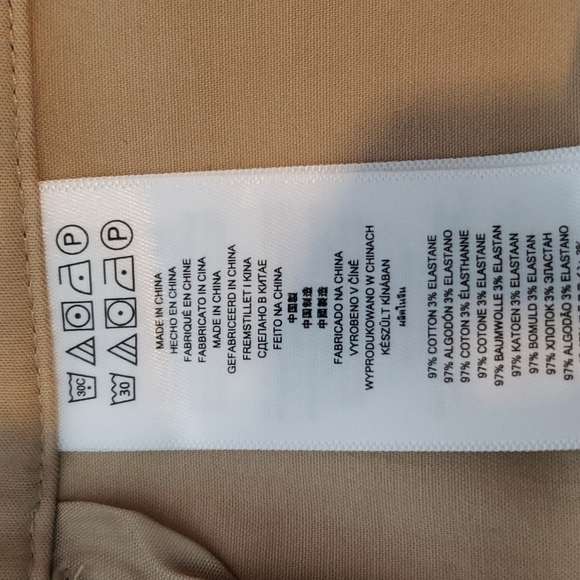 Michael Kors short shorts. Approx. 3 inch inseam. Khaki style - Picture 5 of 5